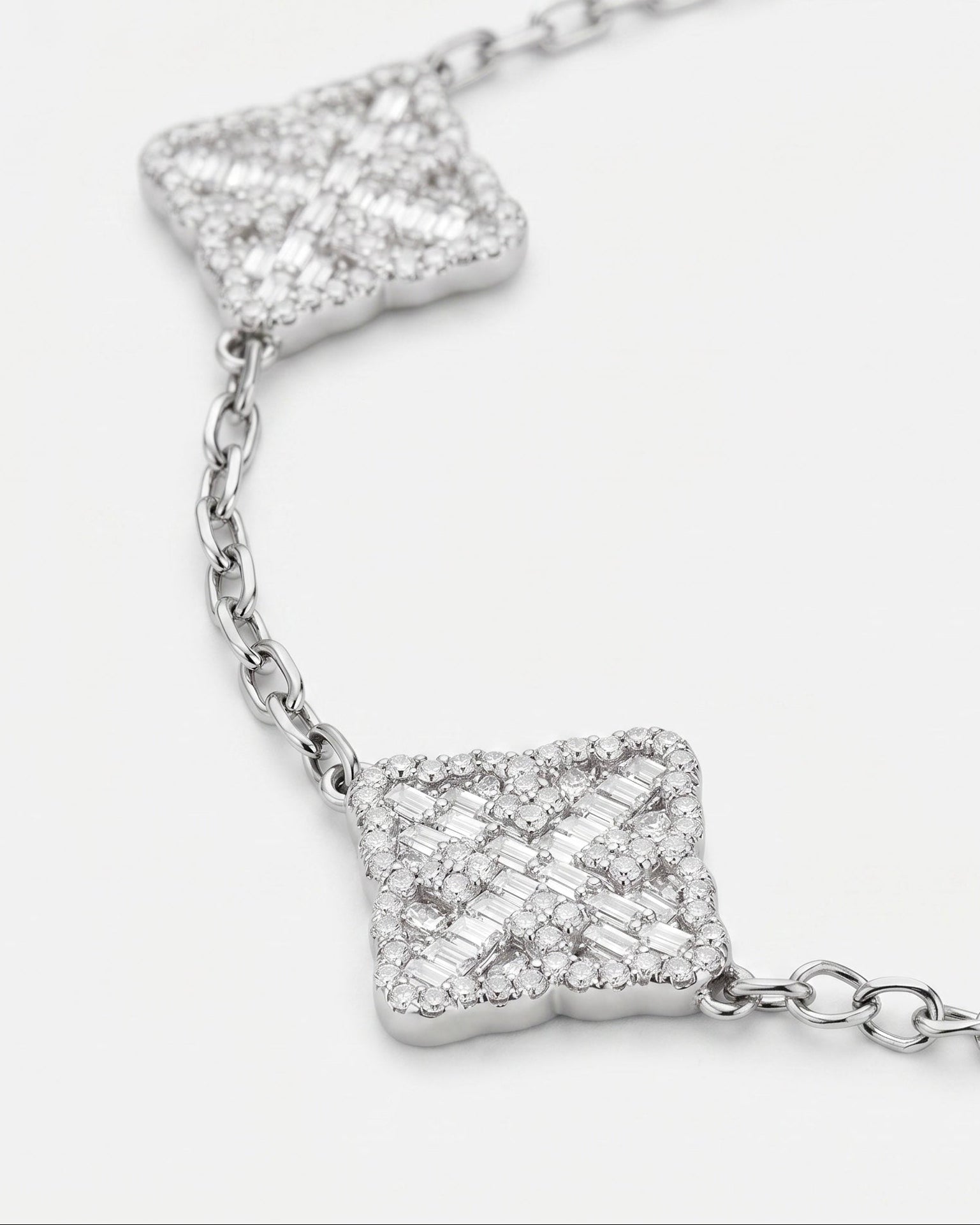 Diamond Clover
